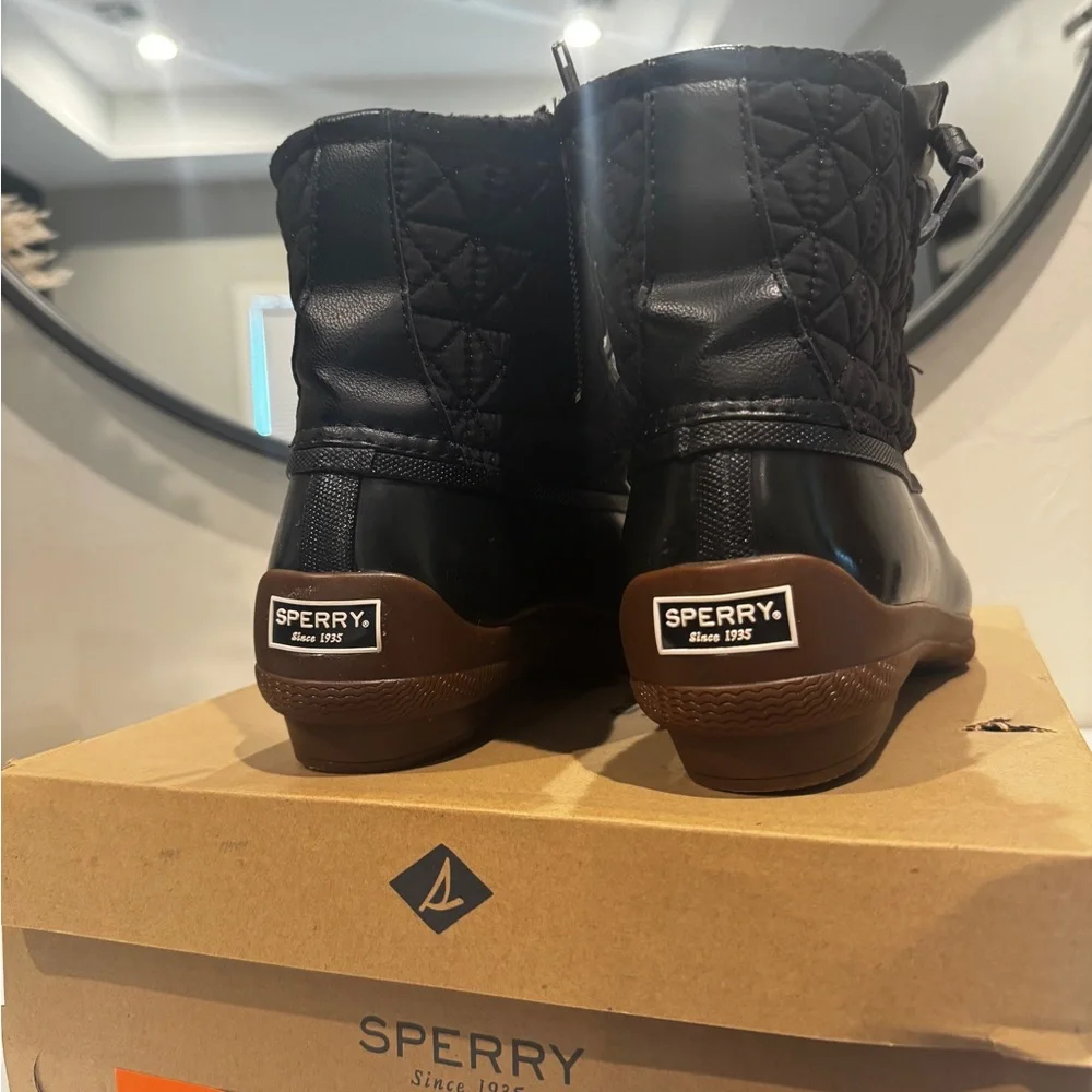 Sperry quilted boots